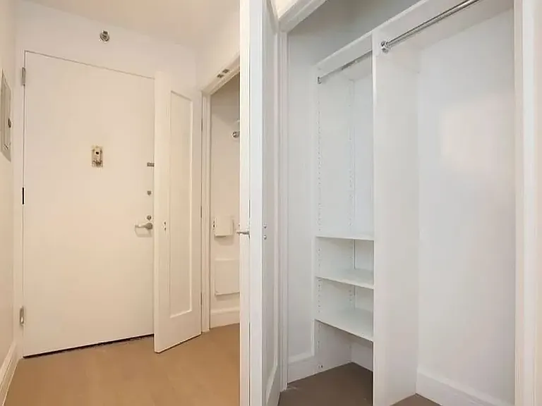 311 W 50th St #4C — Photo 5