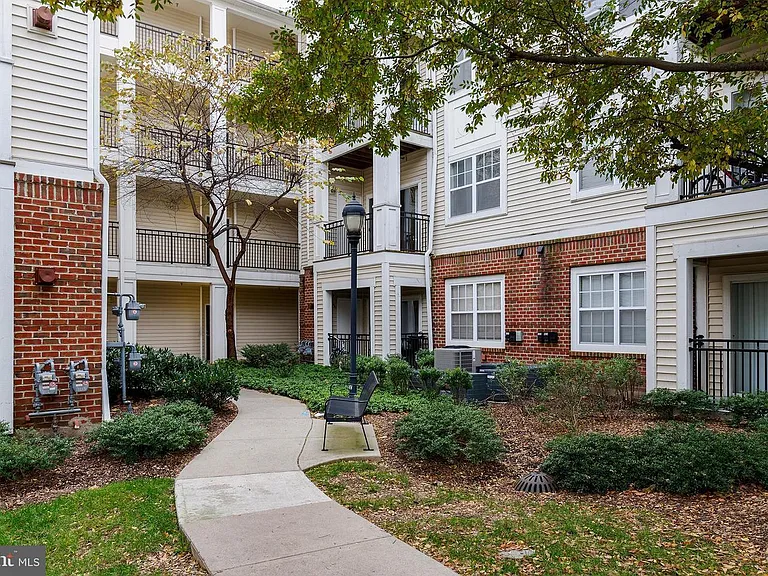 12925 Centre Park Cir #202 — Photo 2
