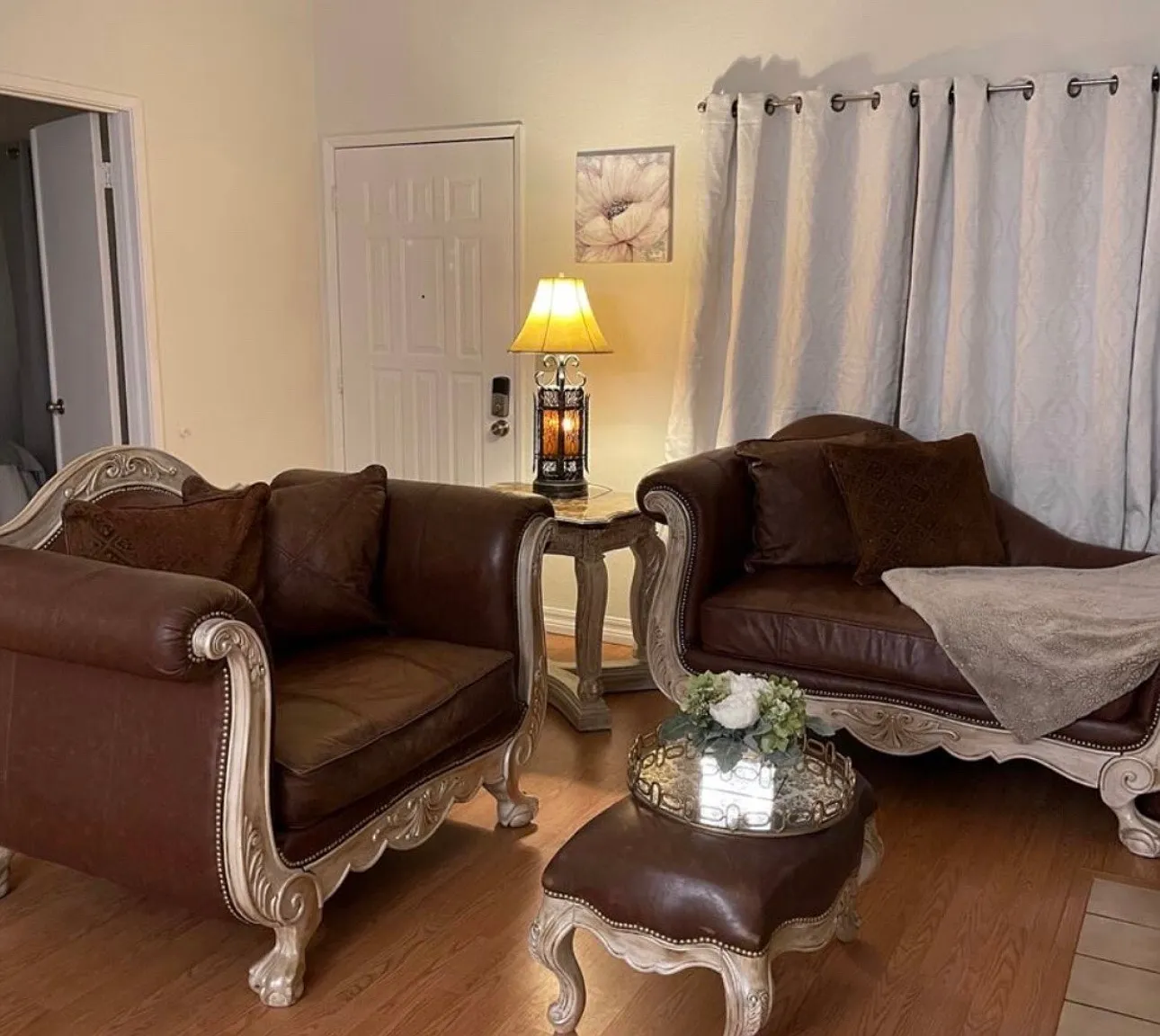 2 bed, 1000 sqft, $2,150 — Photo 1