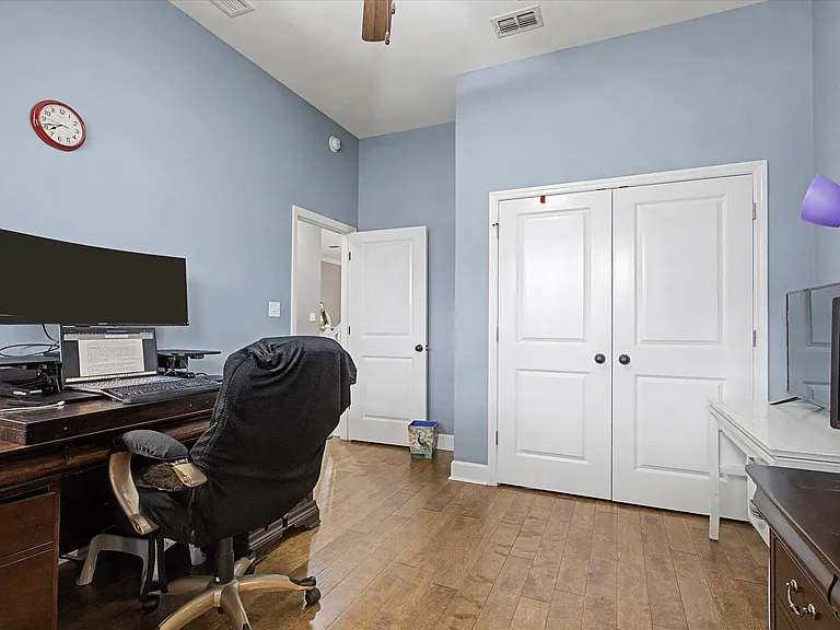 3078 Dickinson Dr — Photo 38