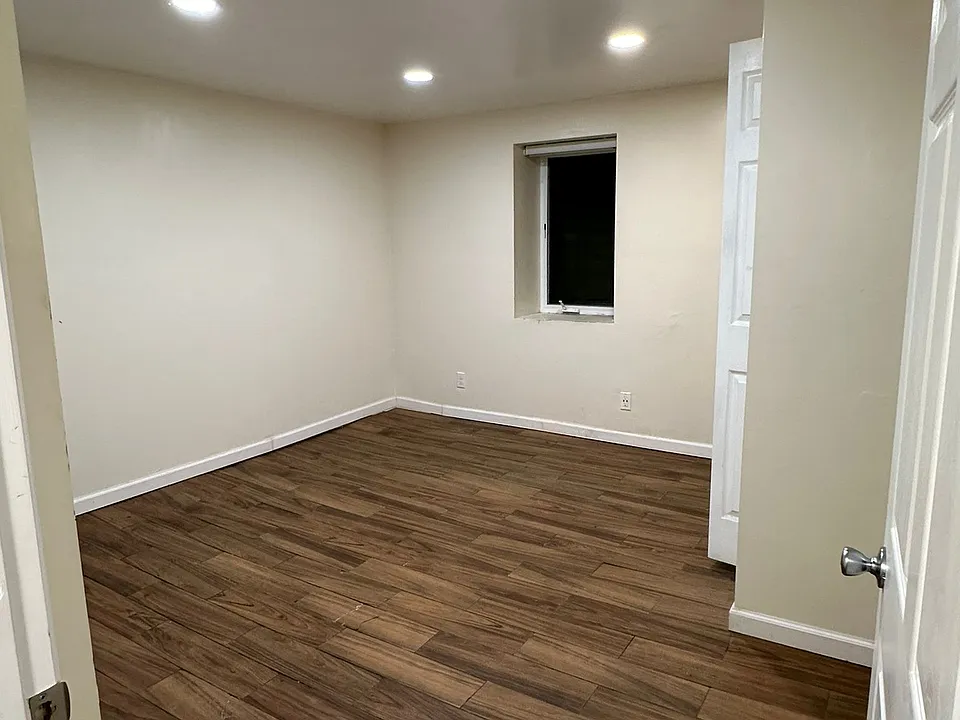 1 N Colorado Blvd