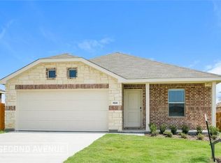 1525 Falcon Way, Forney, TX 75126