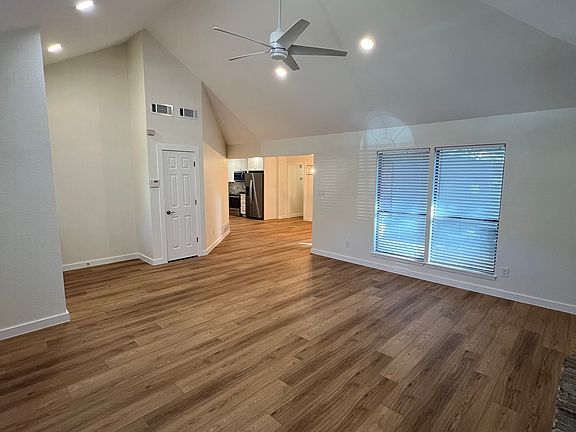 3rd image of 196 Pecan Dr