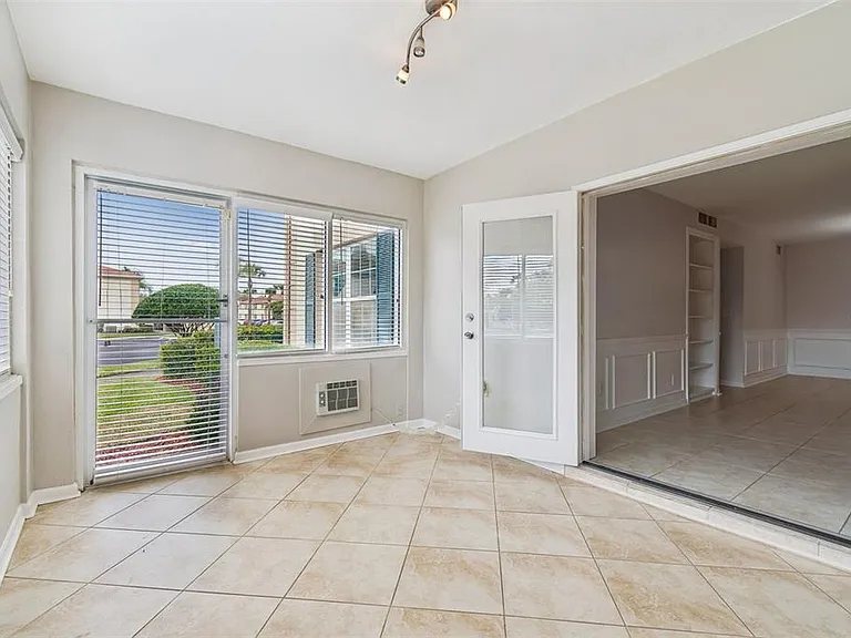 10375 Carrollwood Ln #332 — Photo 16