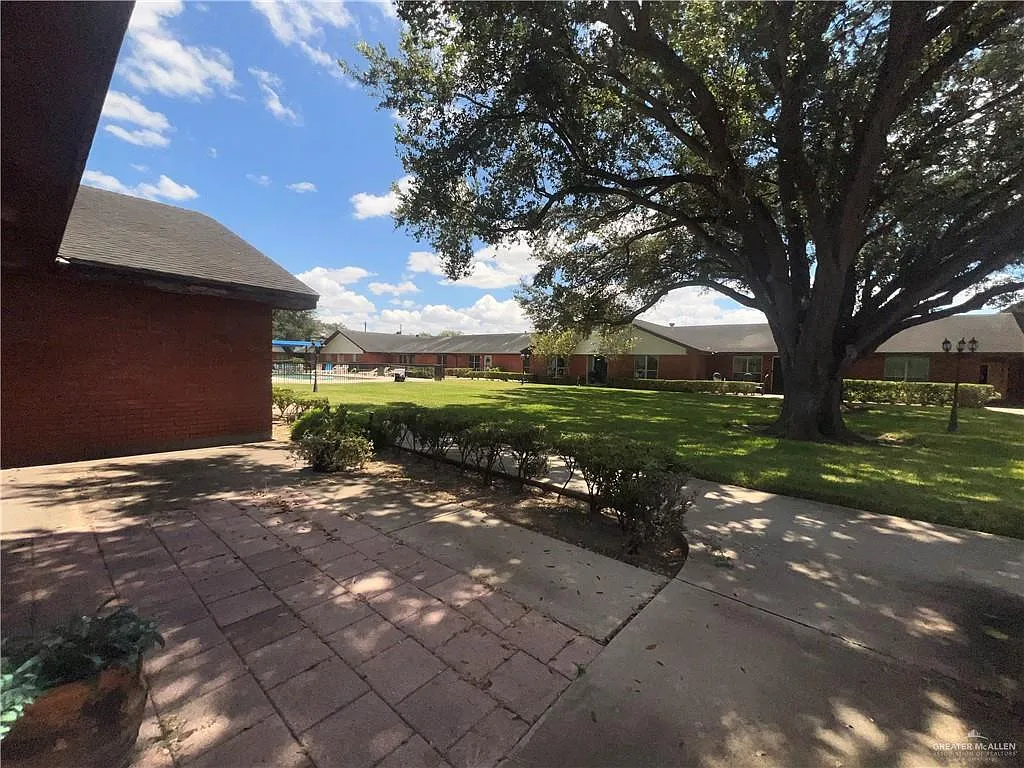 2 bed, 2.0 bath, 1280 sqft, $1,300 — Photo 2
