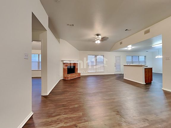 5th image of 1013 Marcia Ln