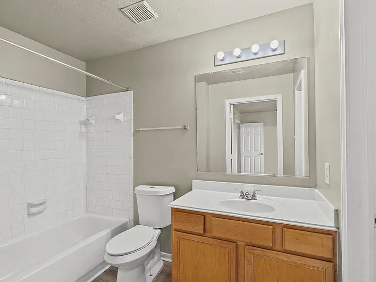 105 Green Isle Ave #120 — Photo 11