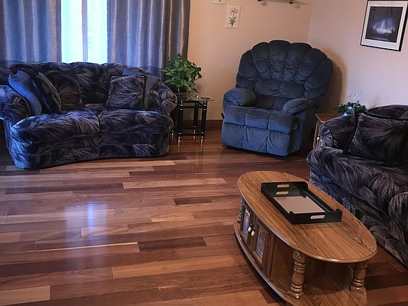 Livingroom, hardwood floor