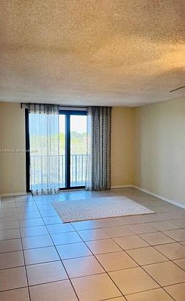3rd image of 409-901 Hillcrest Dr #409