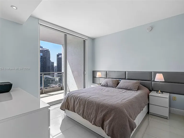 90 SW 3rd St #3501 — Photo 31
