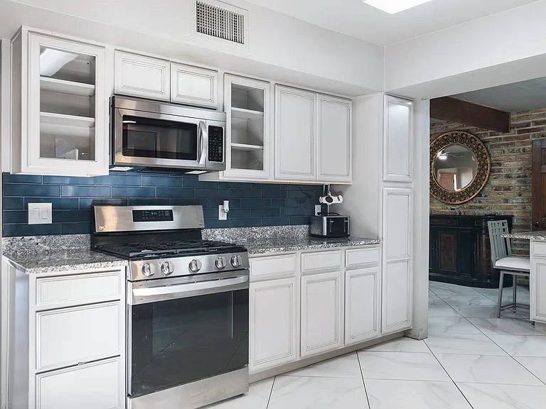 1101 W Roller Coaster Rd — Photo 19