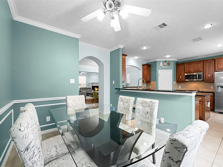 3410 Skyline Village Dr — Photo 20
