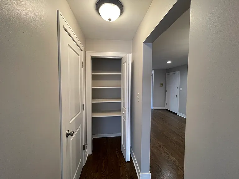 3445 W Bryn Mawr Ave #G — Photo 10