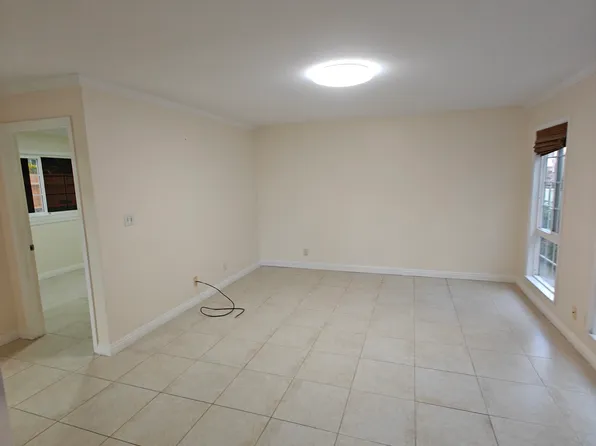 1021 Mao Ln, Honolulu, HI 96817