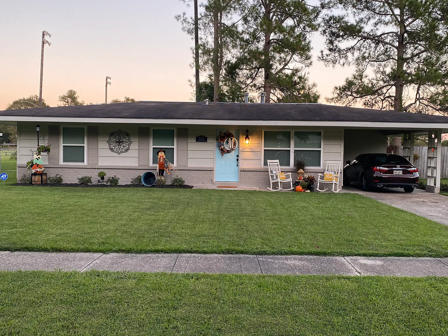 3 bed, 976 sqft, $1,350 — Photo 2