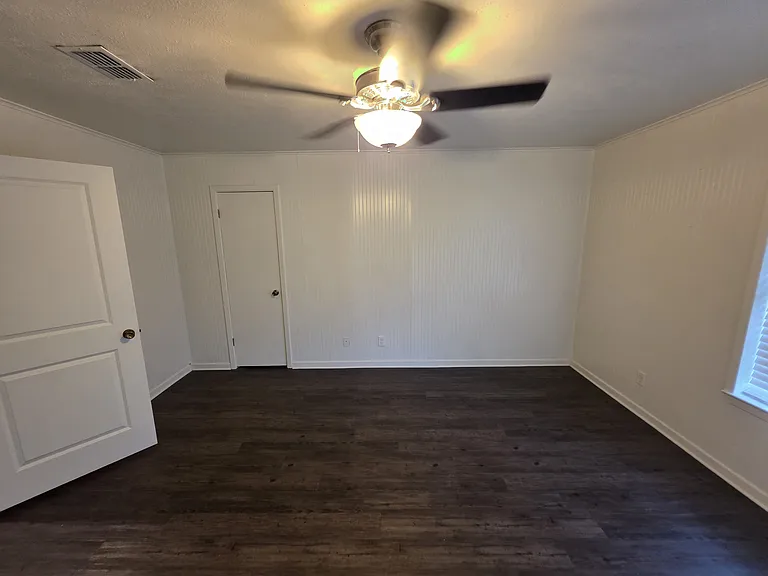 4207 Woodcrest Dr — Photo 7