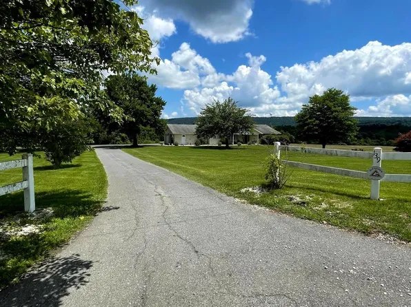 139 Puffenburger Ln, Hedgesville, WV 25427