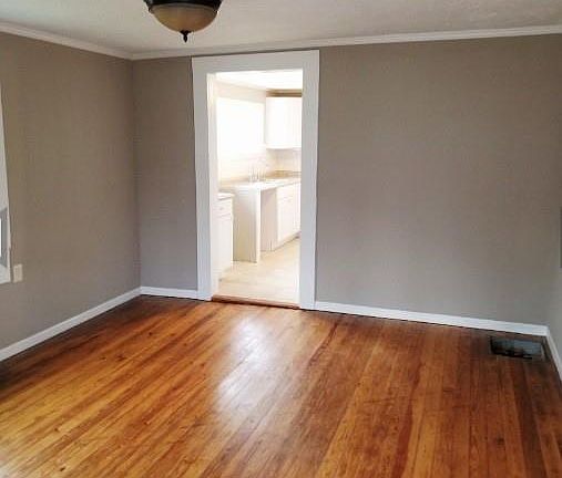 5th image of 1323 S Hairston Rd