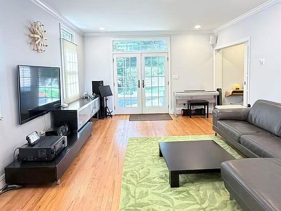 5th image of 11 W Terrace Road
