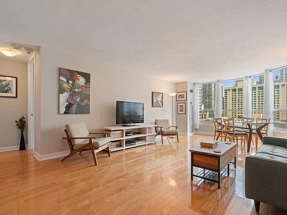 5th image of 405 N Wabash Ave Unit 702
