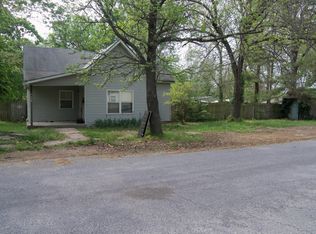 306 Walnut St, Carterville, MO 64835
