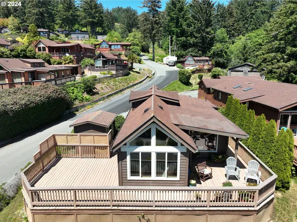 19921 Whaleshead Rd #T15, Brookings, OR 97415