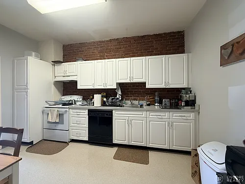 15 Stearns Rd #1 Photo 1
