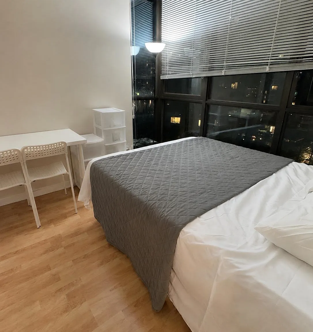 2 bed, 748 sqft, $3,300 — Photo 4