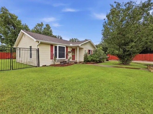 375 Austin Ave, Bridge City, TX 77611