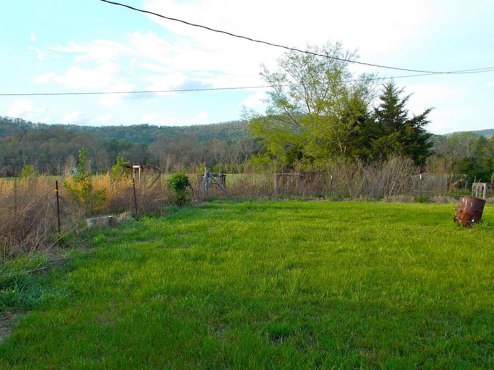 2nd image of 110 Old Hales Gap Rd