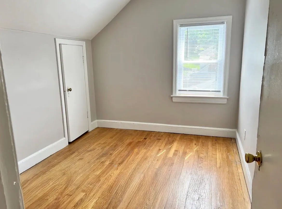 2 bed, 750 sqft, $995 — Photo 3