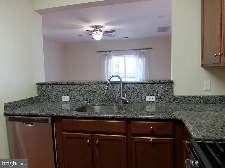 1132 Halifax Pl — Photo 44