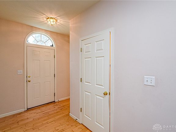 2nd image of 9775 Cobblewood Ct