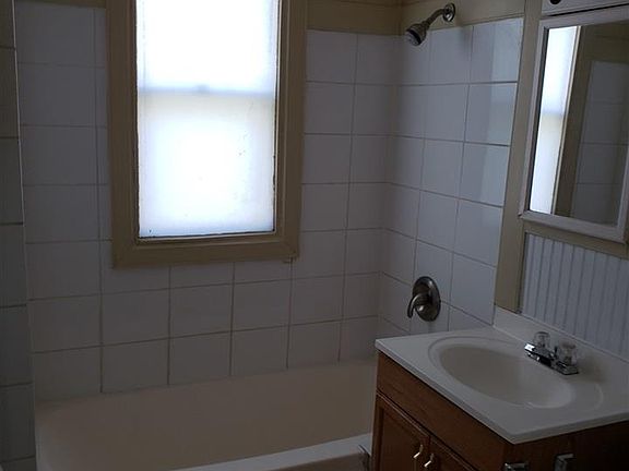 5th image of 3010 Lincoln Blvd