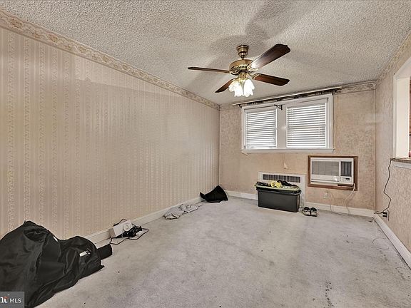 5th image of 217 E Greenwood Ave