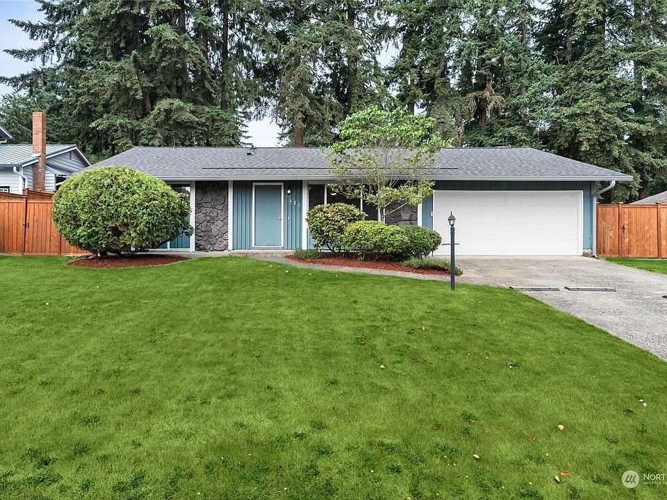1st image of 521 Penguin Court SE