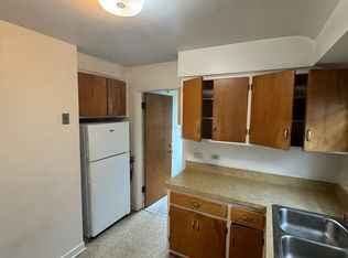 103 N Willow Rd #2, Elmhurst, IL 60126