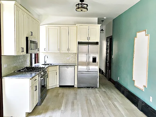 Rented by MNS | media 9