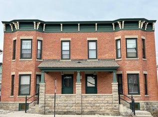 214 S Throop St, Woodstock, IL 60098