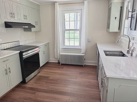 3rd image of 29 Verbank Village Rd