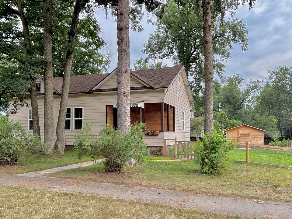 1st image of 520 7th St