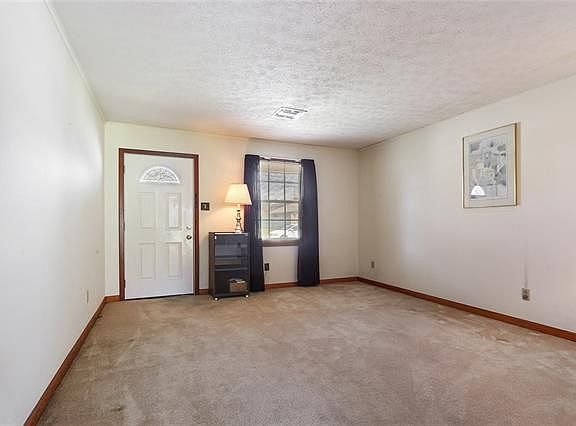 2nd image of 2105 Metairie Heights Ave