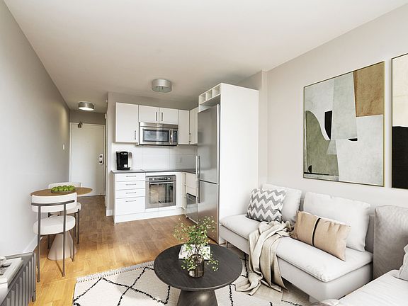 4th image of 798 Richmond St W #1557584