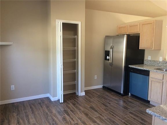 5th image of 2569 Windsor Heights St