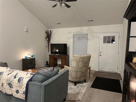 4th image of 505 Blue Ridge Ave