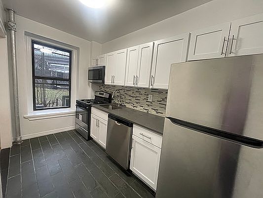 4th image of 870 W 181st St APT 8