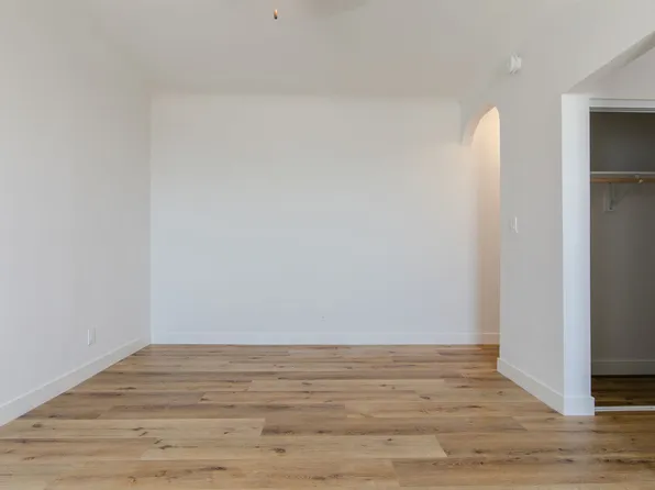 Newly Renovated Apartments, 974 S Gramercy Pl #100, Los Angeles, CA 90019