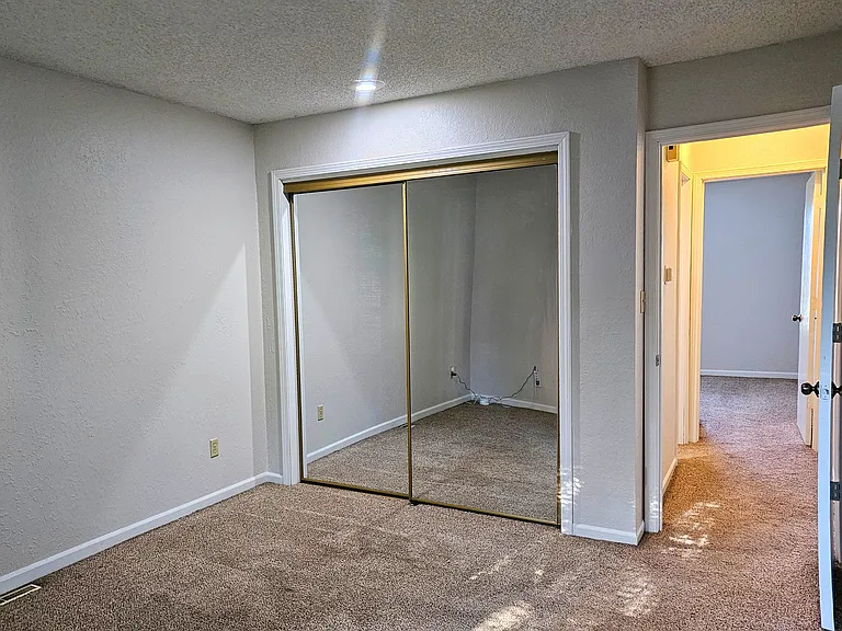 10904 McKinley Dr — Photo 10