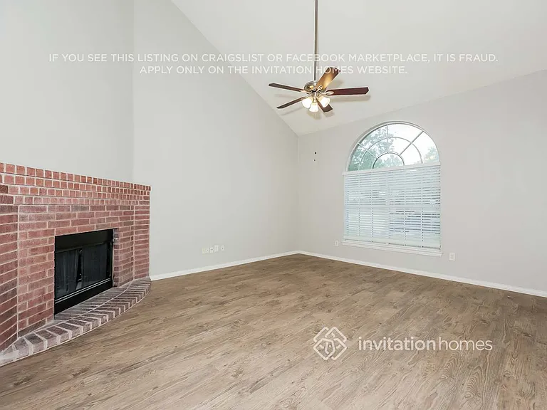 823 Yellowstone Dr — Photo 4