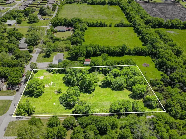 Kerens St, Nevada, TX 75173